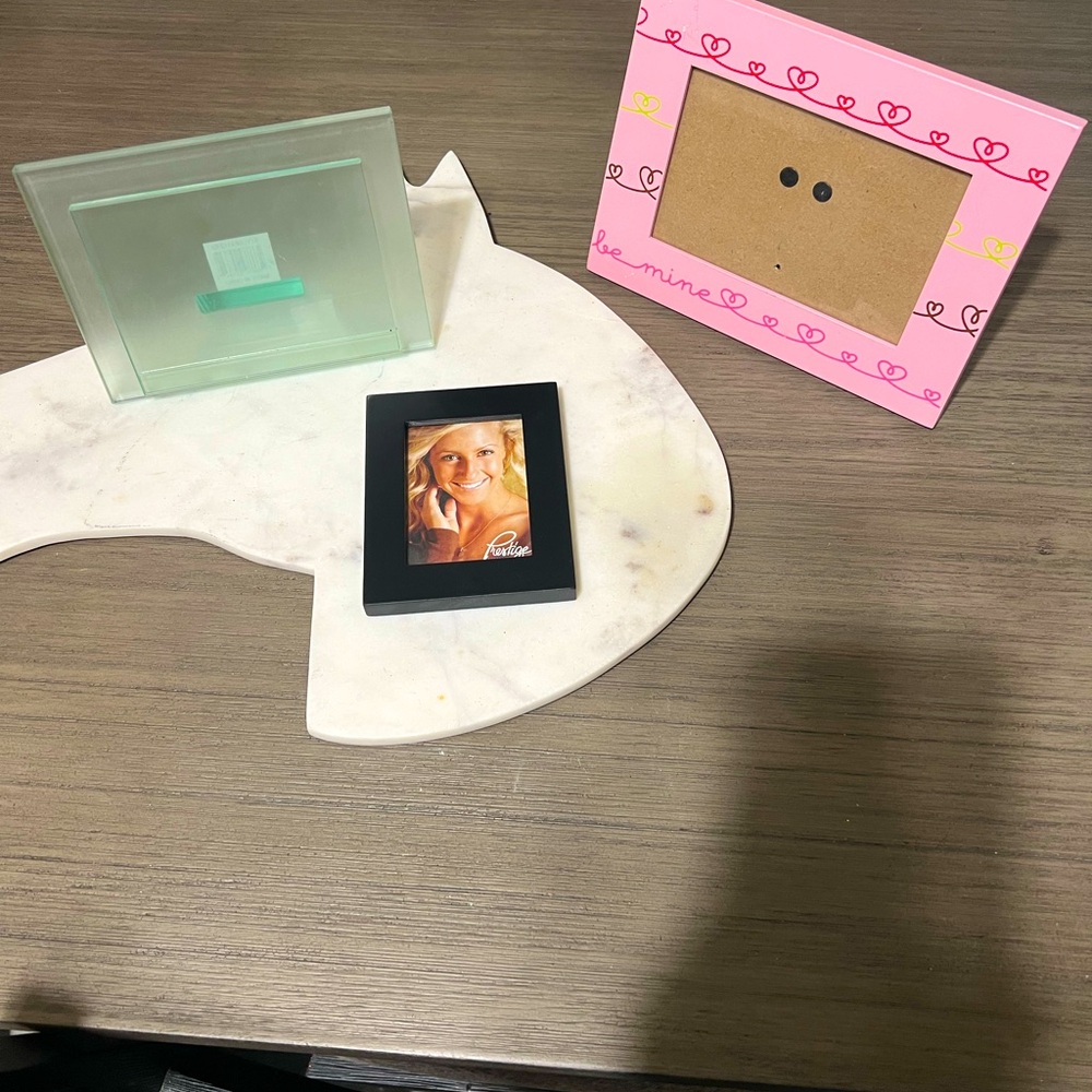 Assorted picture frames
